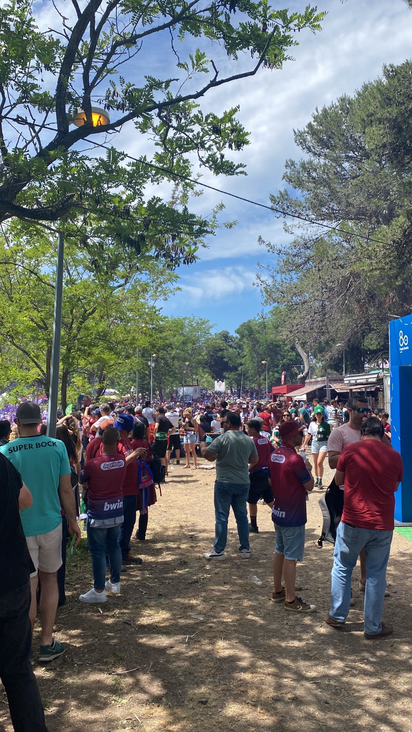 Um dia que jamais esquecer. Viver pela primeira vez um taça de Portugal e ver o Torreense ser o vencedor foi a cereja no topo do bolo ❤️💙 um dos melhores dia de sempre que já vivi até aos dias de hoje! Irei recordar este dia com muito carinho cheio de felicidade todos unidos por um clube que é família!