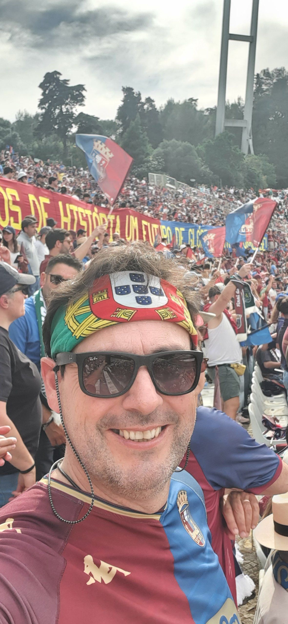 Um dia e um momento histórico, a emoção e o orgulho, de assistir e viver o maior feito da história do Torreense, e esta massa "azul grena " eternamente agradecida