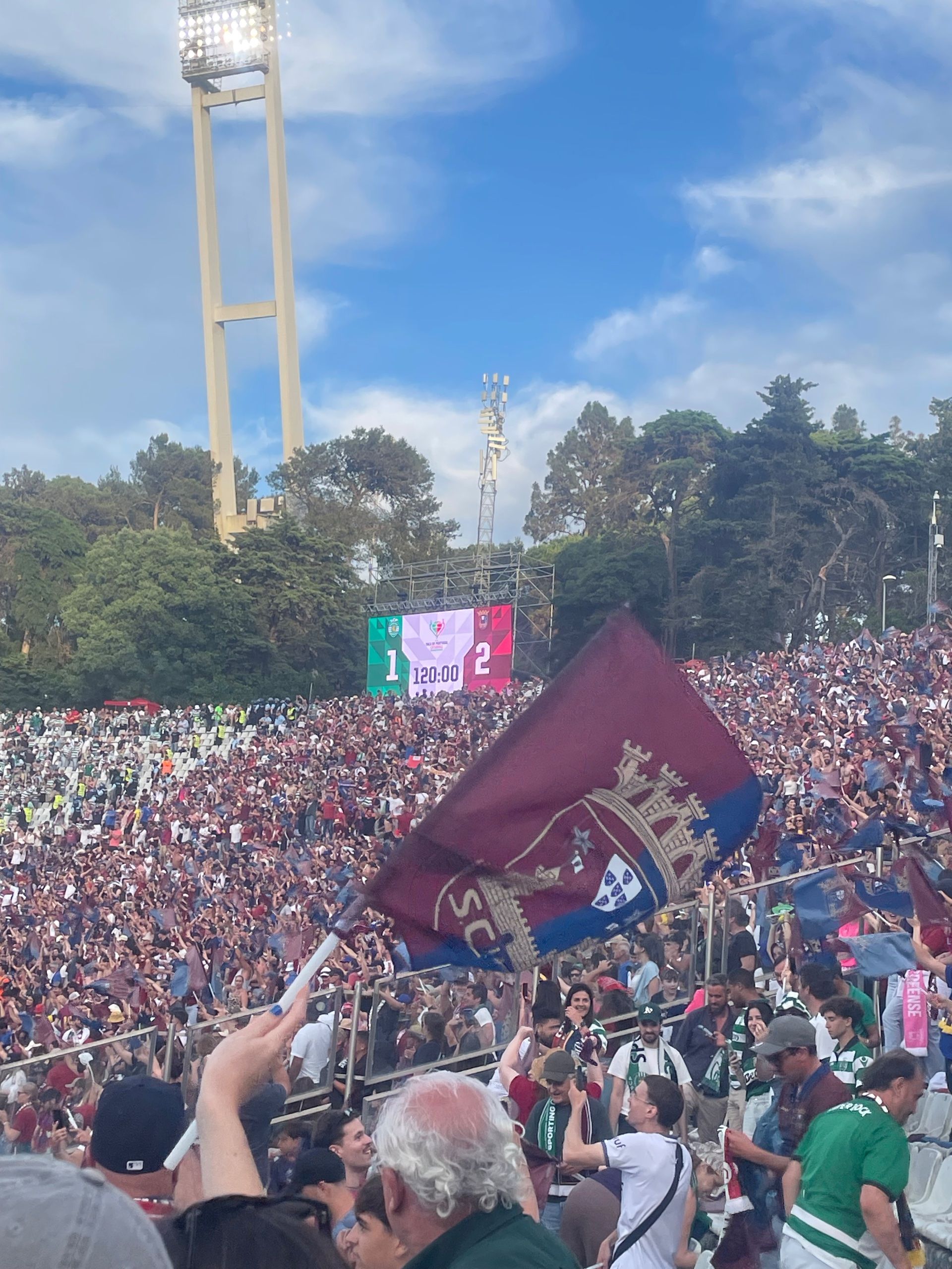 Uma semana antes do meu casamento fui com a minha mulher e uns amigos ter um dia histórico no jamor, ver o nosso torreense levantar a taça 😁🏆🏆Viva o Torreense 🏆